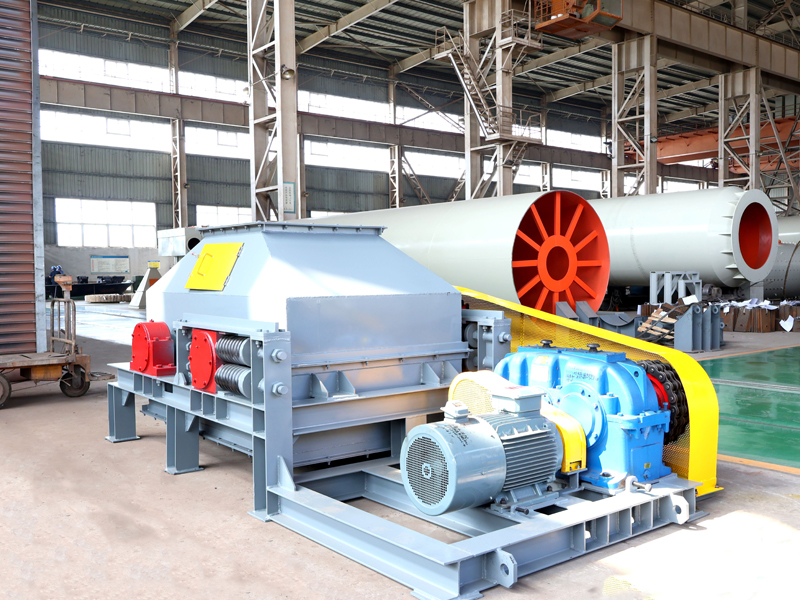 天津水泥院GL1000×900對(duì)輥制粒機(jī)1.jpg